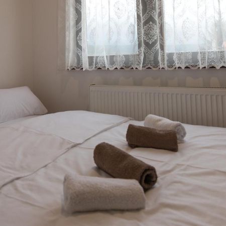 Viktorijini Konaci Aparthotel Kremna Luaran gambar