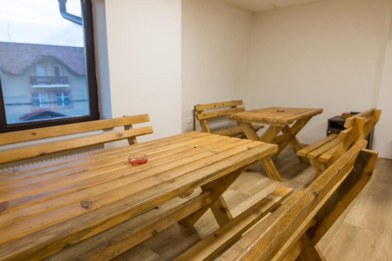 Viktorijini Konaci Aparthotel Kremna Luaran gambar