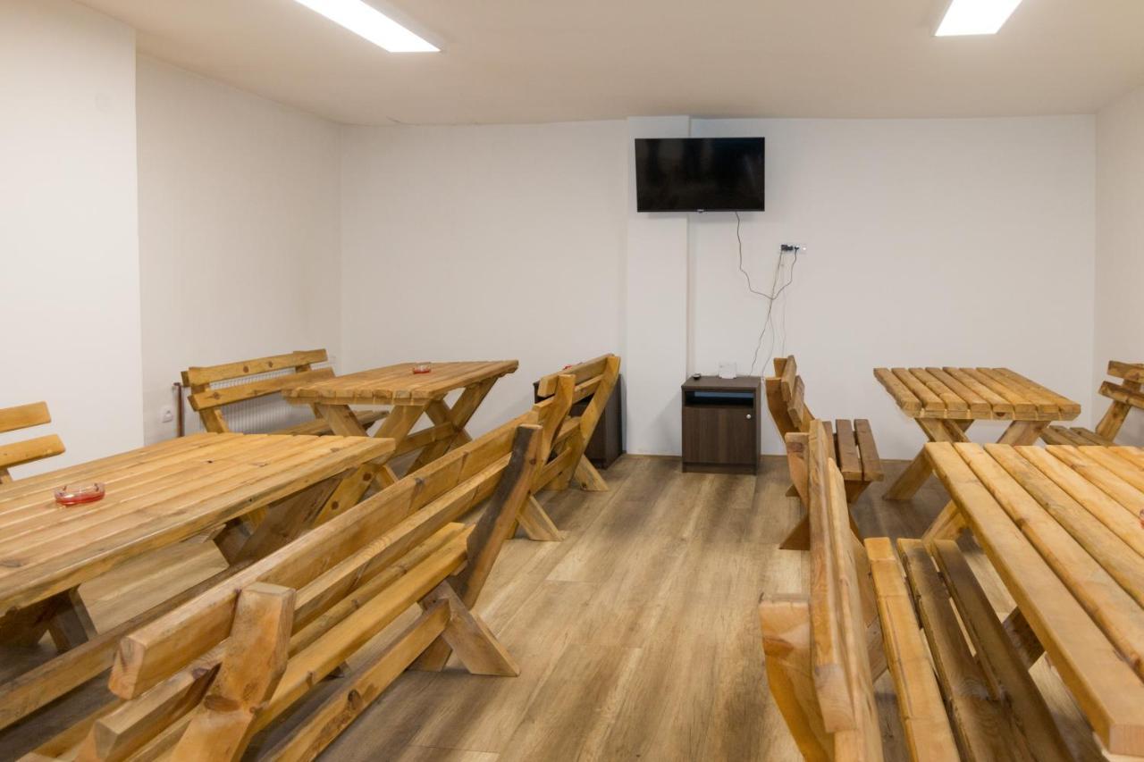 Viktorijini Konaci Aparthotel Kremna Luaran gambar