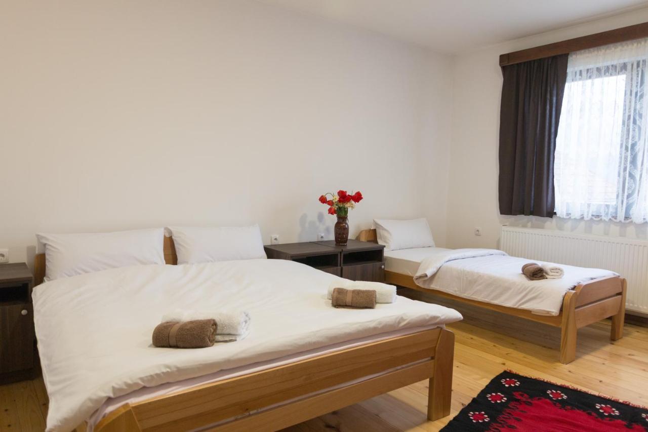 Viktorijini Konaci Aparthotel Kremna Luaran gambar