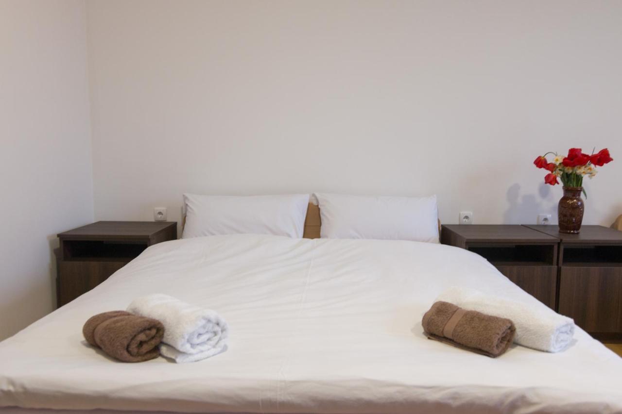 Viktorijini Konaci Aparthotel Kremna Luaran gambar