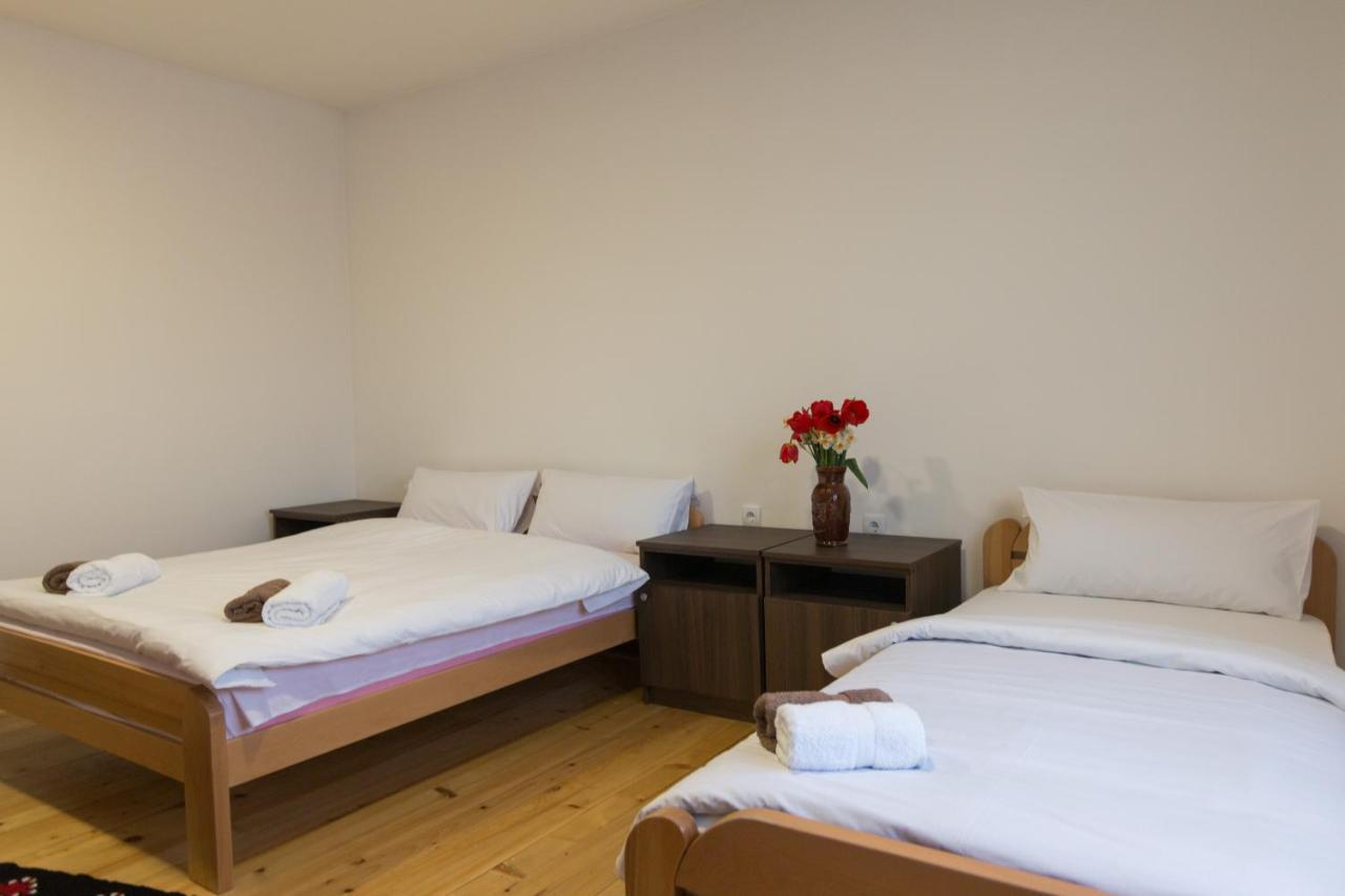 Viktorijini Konaci Aparthotel Kremna Luaran gambar